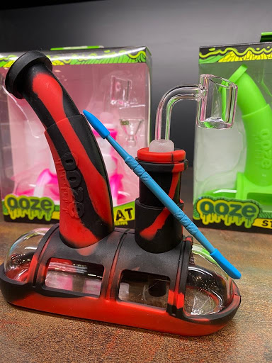 Vaporizer Store «Main Smoke Shop KC | Vape Shop», reviews and photos, 3429 Main St, Kansas City, MO 64111, USA