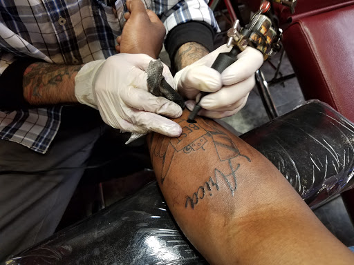 Tattoo Shop «Big City Tattoo Studio», reviews and photos, 2635 W Girard Ave, Philadelphia, PA 19130, USA