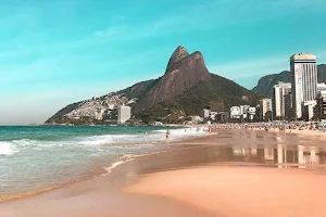 Praia do Leblon image