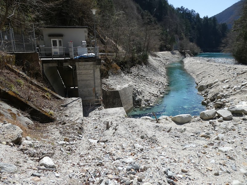 伊奈川第二発電所放水口