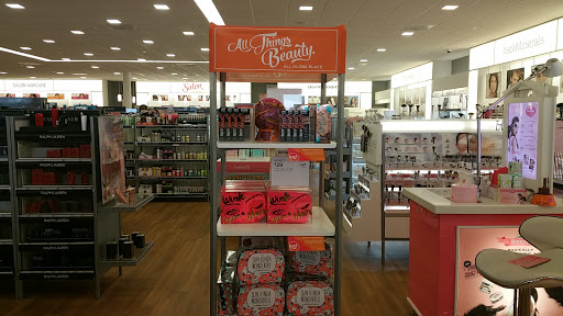 Hair Salon «Ulta Beauty», reviews and photos, 2699 Edmondson Rd, Cincinnati, OH 45209, USA