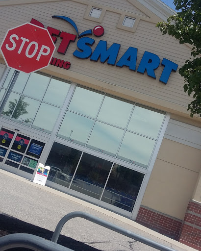 Pet Supply Store «PetSmart», reviews and photos, 208 Mariner Way, Biddeford, ME 04005, USA