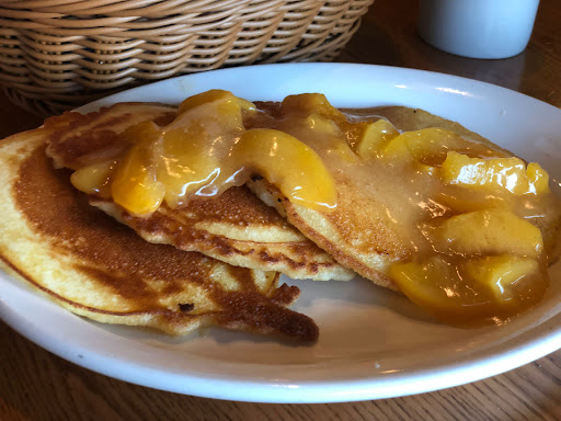 American Restaurant «Cracker Barrel Old Country Store», reviews and photos, 138 Eisenhower Dr, Commerce, GA 30529, USA