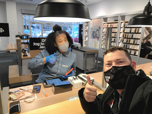 Cell Phone Store «Verizon», reviews and photos, 3275 Peachtree Rd NE #270, Atlanta, GA 30305, USA