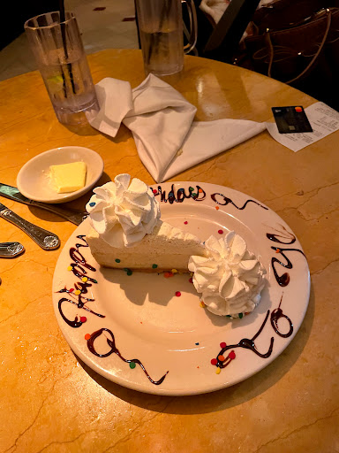 Restaurant «The Cheesecake Factory», reviews and photos, 3811 S Cooper St, Arlington, TX 76015, USA