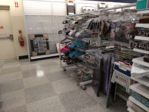 Clothing Store «Ross Dress for Less», reviews and photos, 1316 Butterfield Rd, Downers Grove, IL 60515, USA
