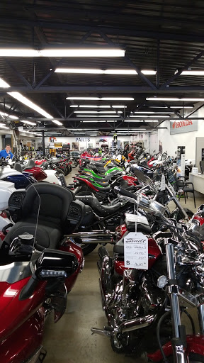Motorcycle Dealer «Sindt Motor Sales», reviews and photos, 4460 Dodge St, Dubuque, IA 52003, USA