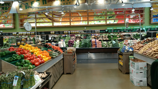 Grocery Store «Fresh Thyme Farmers Market- Lafayette», reviews and photos, 220 S Creasy Ln, Lafayette, IN 47905, USA