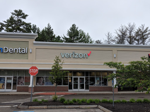 Cell Phone Store «Verizon», reviews and photos, 127 Shops Way, Biddeford, ME 04005, USA