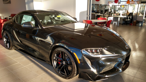 Toyota Dealer «Toyota of Louisville on Dixie Highway», reviews and photos, 6514 Dixie Hwy, Louisville, KY 40258, USA