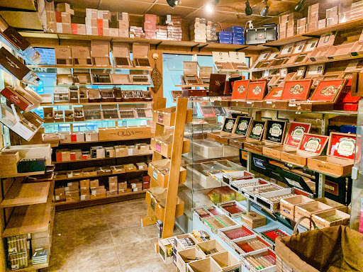 Cigar Shop «Tobacco Road Fine Cigars, Indoor Golf & Gifts.», reviews and photos, 3118 S Cooper St, Arlington, TX 76015, USA