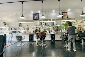 LAN Beauty Salon image