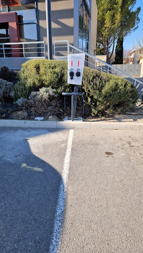 Borne de recharge de véhicules électriques DRIVECO Charging Station Uzès