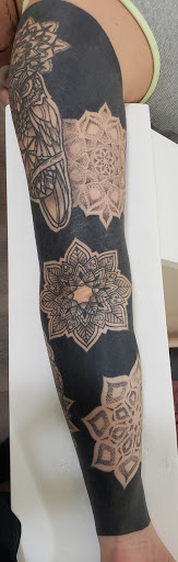 Tattoo Shop «Carnivale Tattoo», reviews and photos, 1888 Beach Blvd, Biloxi, MS 39531, USA