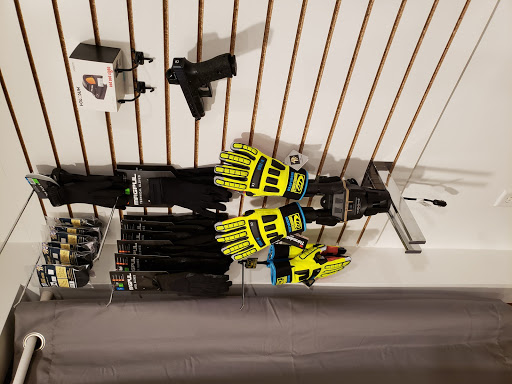 Gun Shop «Smith Outfitters, LLC», reviews and photos, 254 Avery Ave, Steubenville, OH 43952, USA