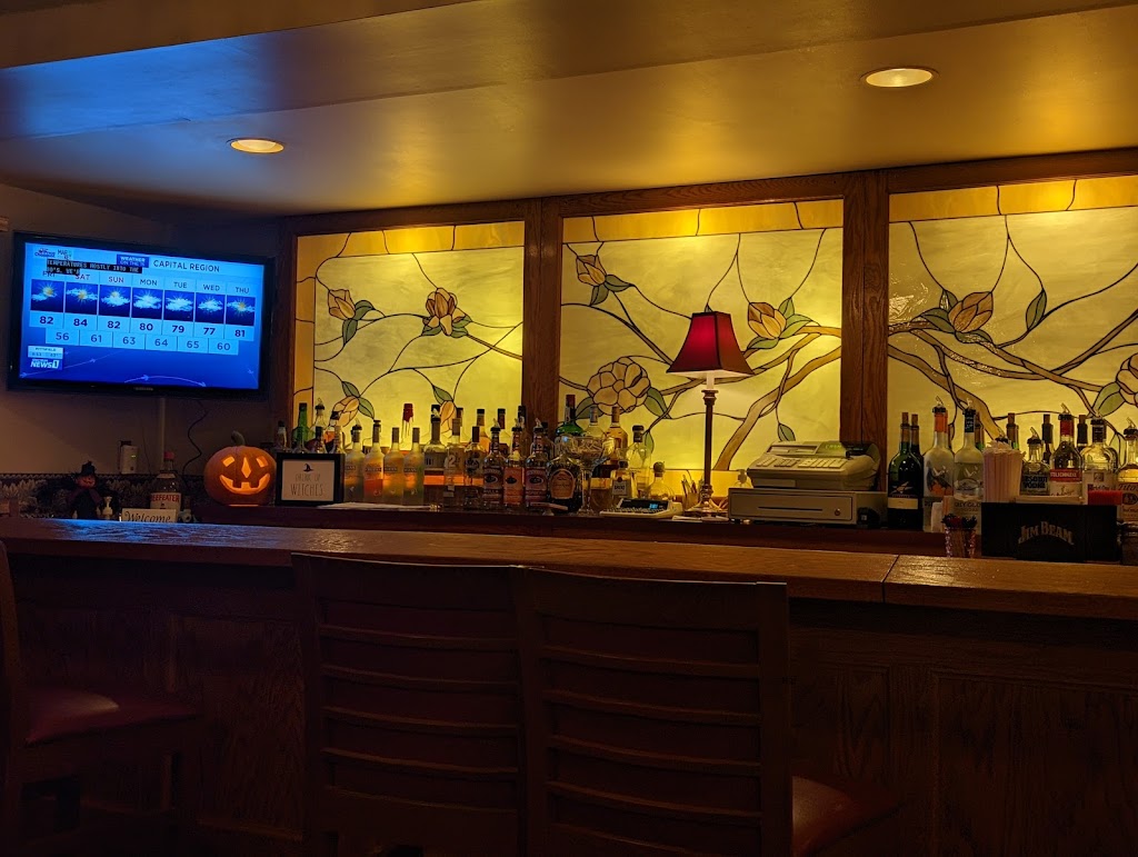 Harold's Restaurant & Lounge 12078