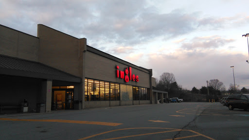 Grocery Store «Ingles Market», reviews and photos, 406 S Broad St, New Tazewell, TN 37825, USA