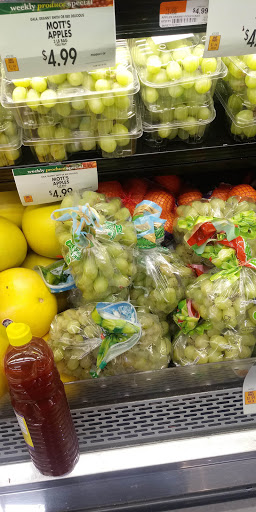 Grocery Store «Bravo Supermarkets», reviews and photos, 32-11 Beach Channel Dr, Far Rockaway, NY 11691, USA