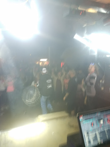 Karaoke Bar «Yankee Bar & Grill», reviews and photos, 5482 Lake Rd E, Geneva, OH 44041, USA