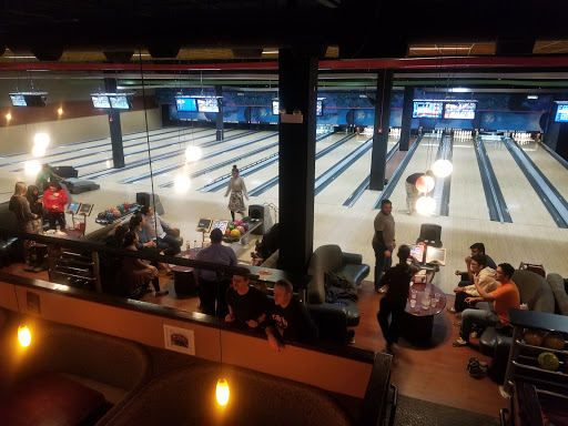 Bowling Alley «Strike Ten Lanes & Lounge», reviews and photos, 800 E Nerge Rd, Roselle, IL 60172, USA
