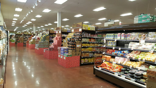 Shopping Mall «Wick Shopping Plaza», reviews and photos, 561 US-1, Edison, NJ 08817, USA