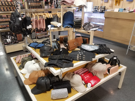 Clothing Store «Fashion Avenue JR/PLUS», reviews and photos, 11018 Rosecrans Ave, Norwalk, CA 90650, USA