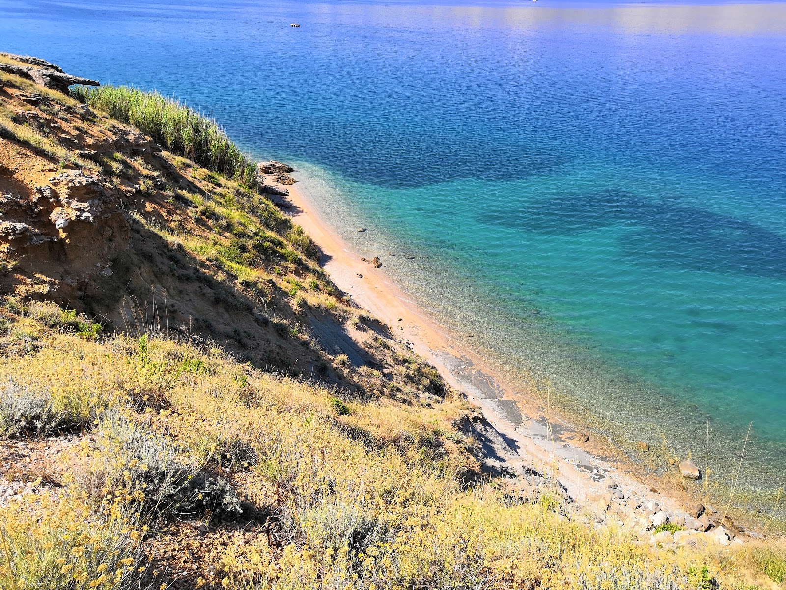 Fotografie cu Veli-Bok beach cu o suprafață de apa pură turcoaz