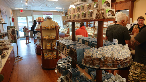 Kilwins Chocolates and Ice cream, 262 Thames St, Newport, RI 02840, USA, 