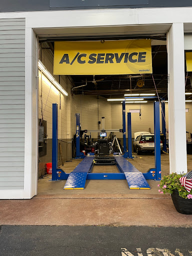 Auto Repair Shop «Meineke Car Care Center», reviews and photos, 2000 Silas Deane Hwy, Rocky Hill, CT 06067, USA