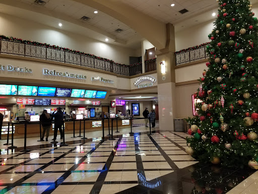 Shopping Mall «Shops At Dos Lagos», reviews and photos, 2780 Cabot Dr #140, Corona, CA 92883, USA