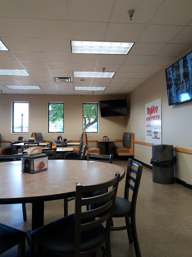 Supermarket «Hy-Vee», reviews and photos, 110 S D St, Oskaloosa, IA 52577, USA