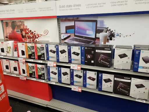 Office Supply Store «Staples», reviews and photos, 2950 Belcrest Center Dr, Hyattsville, MD 20782, USA