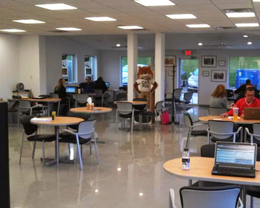 Car Dealer «VanDevere Auto Outlet», reviews and photos, 3155 S Arlington Rd, Akron, OH 44312, USA