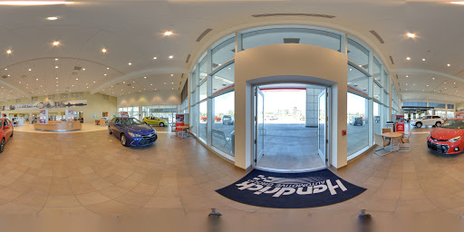 Toyota Dealer «Hendrick Toyota of Wilmington», reviews and photos, 5640 Market St, Wilmington, NC 28405, USA