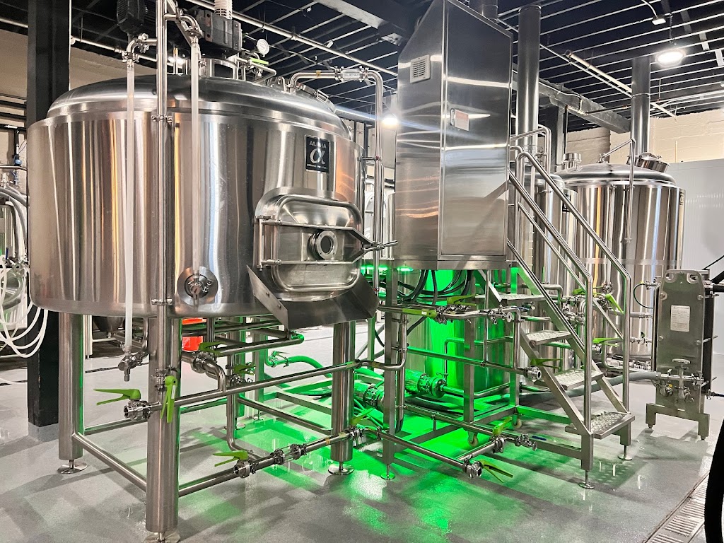 Runaway Train Brewery: Brewhouse + Saloon 18431