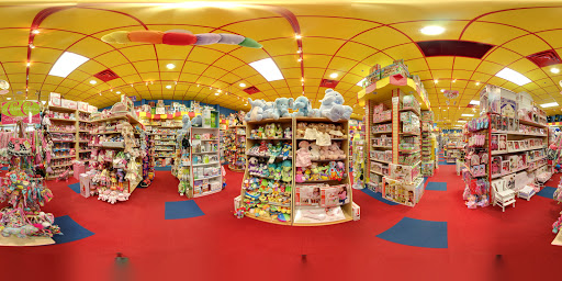 Game Store «Toys & Co. - Friendly Center», reviews and photos, 3110 Northline Ave, Greensboro, NC 27408, USA