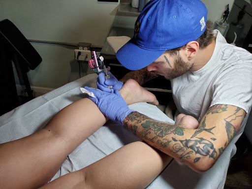 Tattoo Shop «Fallen Sparrow Tattoo Co», reviews and photos, 5049 W Irlo Bronson Memorial Hwy, Kissimmee, FL 34746, USA