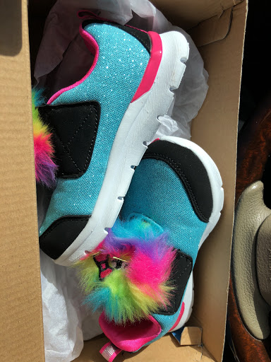 Shoe Store «SKECHERS Factory Outlet», reviews and photos, 1251-53 Marina Ct, San Leandro, CA 94577, USA