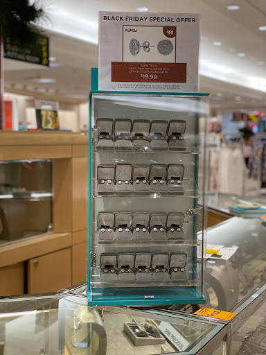 Department Store «Lord & Taylor», reviews and photos, 400 W Farms Mall, Farmington, CT 06032, USA