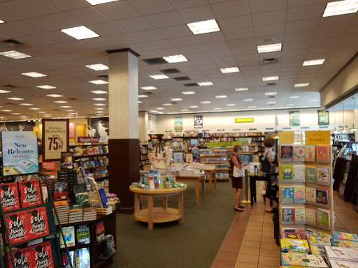 Book Store «Barnes & Noble», reviews and photos, 18025 Garden Way NE, Woodinville, WA 98072, USA