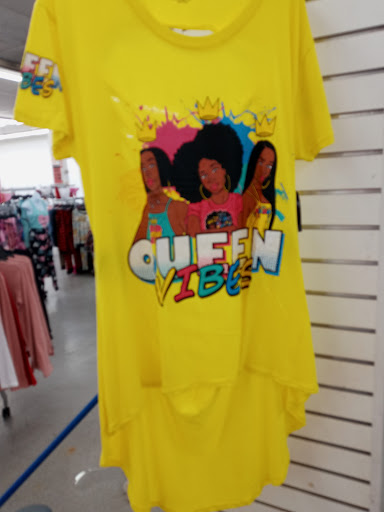 Shopping Mall «Lyons Avenue Shopping Center», reviews and photos, 5800 Lyons Ave, Houston, TX 77020, USA