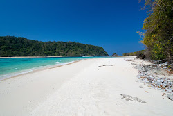 Koh Rok Yai Plajı'in fotoğrafı düz ve uzun ile birlikte