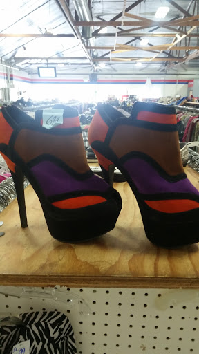 Thrift Store «Super Thrift Store Rescue Mission», reviews and photos, 13422 Saticoy St, North Hollywood, CA 91605, USA