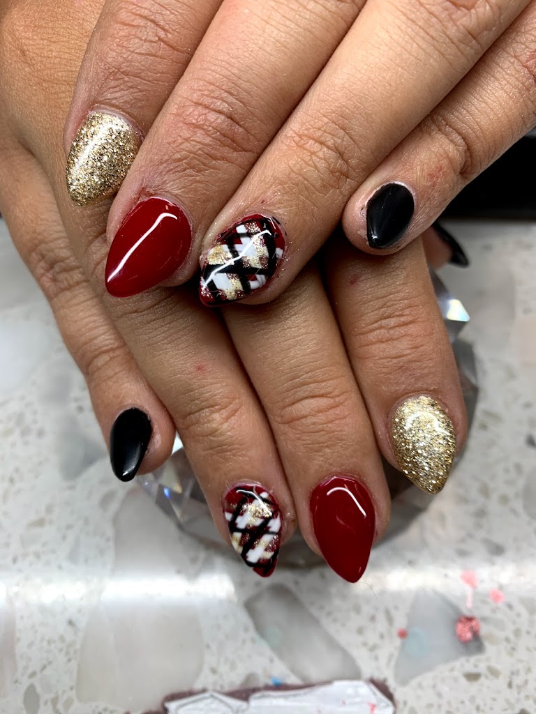 VIP Nails 66071