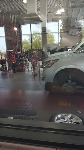 Tire Shop «Discount Tire Store - Queen Creek, AZ», reviews and photos, 21505 S Ellsworth Loop, Queen Creek, AZ 85142, USA