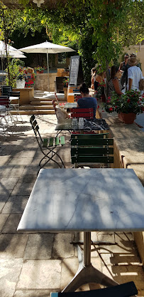 Atmosphère du Restaurant La Terrasse Provençale à Le Puy-Sainte-Réparade - n°7