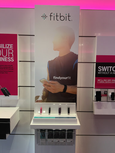 Cell Phone Store «T-Mobile», reviews and photos, 2402 James L Redman Pkwy, Plant City, FL 33566, USA