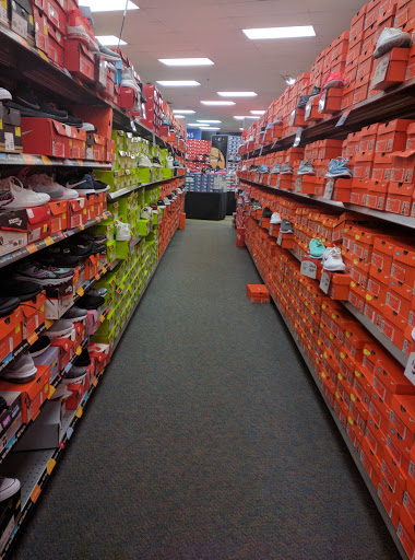 Shoe Store «Shoe Carnival», reviews and photos, 740 Ernest W Barrett Pkwy NW, Kennesaw, GA 30144, USA