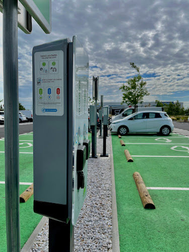 Borne de recharge de véhicules électriques DRIVECO Station de recharge Villeneuve-lès-Béziers