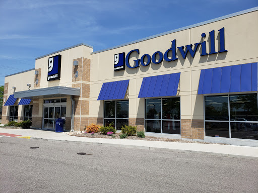 Goodwill Store & Donation Center, 5518 Touhy Ave, Skokie, IL 60077, USA, 